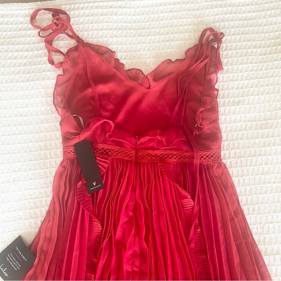 Lulu’s Never a Dull Moment Bright Red Tie-Strap Pleated Midi Dress red Small NWT - Picture 9 of 11